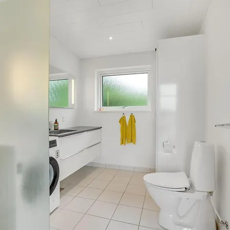 Apsolon - 100m From The Sea By Interhome *
